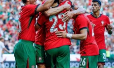 九游娱乐网页-重要先发球员复出，带领球队击败对手