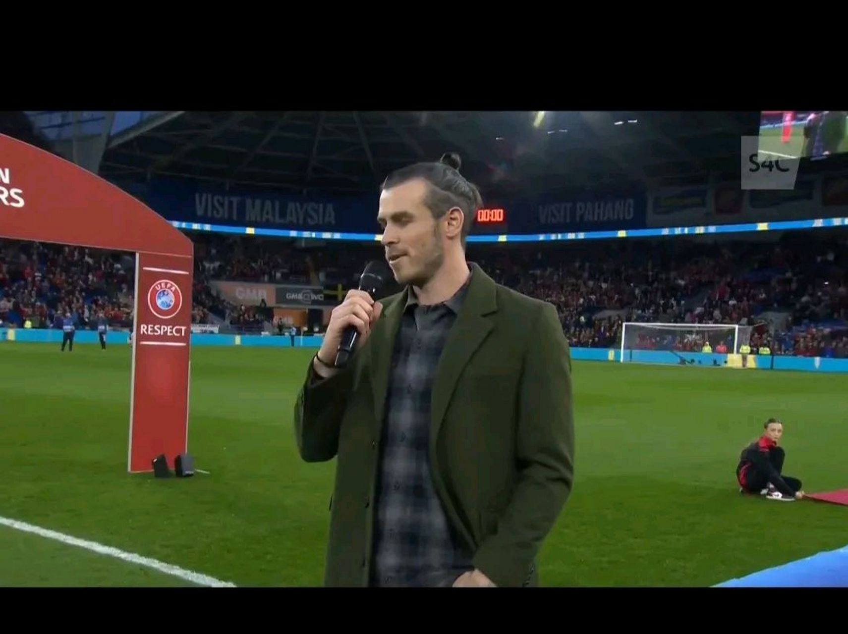 关于贝尔助威威尔士队主场获胜晋级的信息 关于贝尔助威威尔士队主场获胜晋级的信息