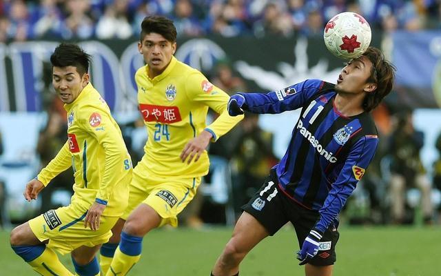 雷加利斯主场战平,保持中游位置 雷加利斯主场战平,保持中游位置