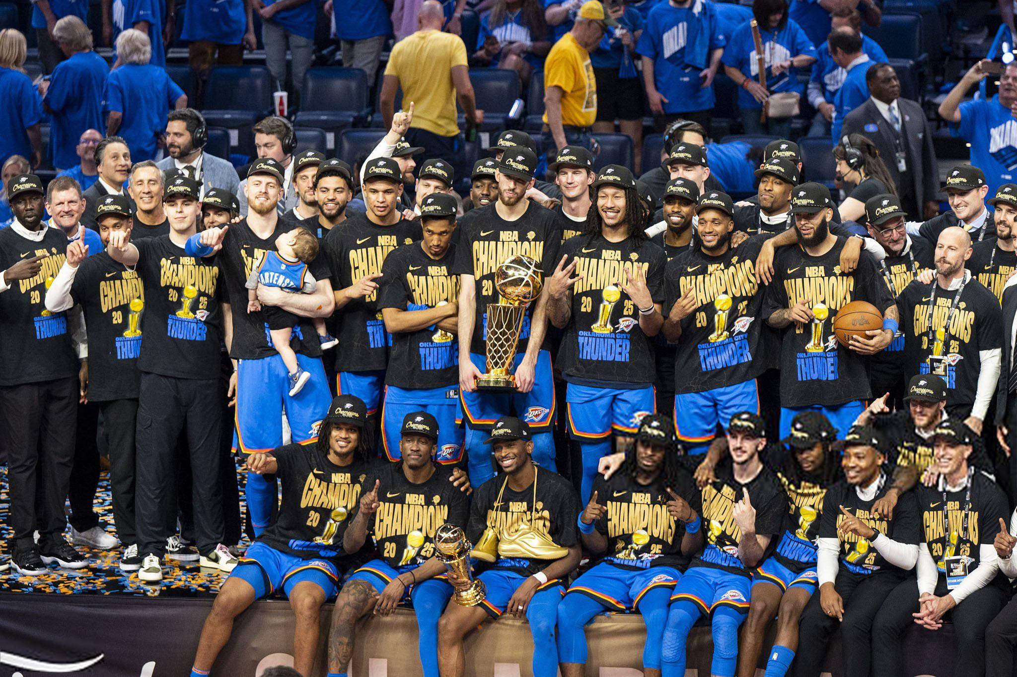 勇士再胜雷霆取得四连胜 勇士再胜雷霆取得四连胜