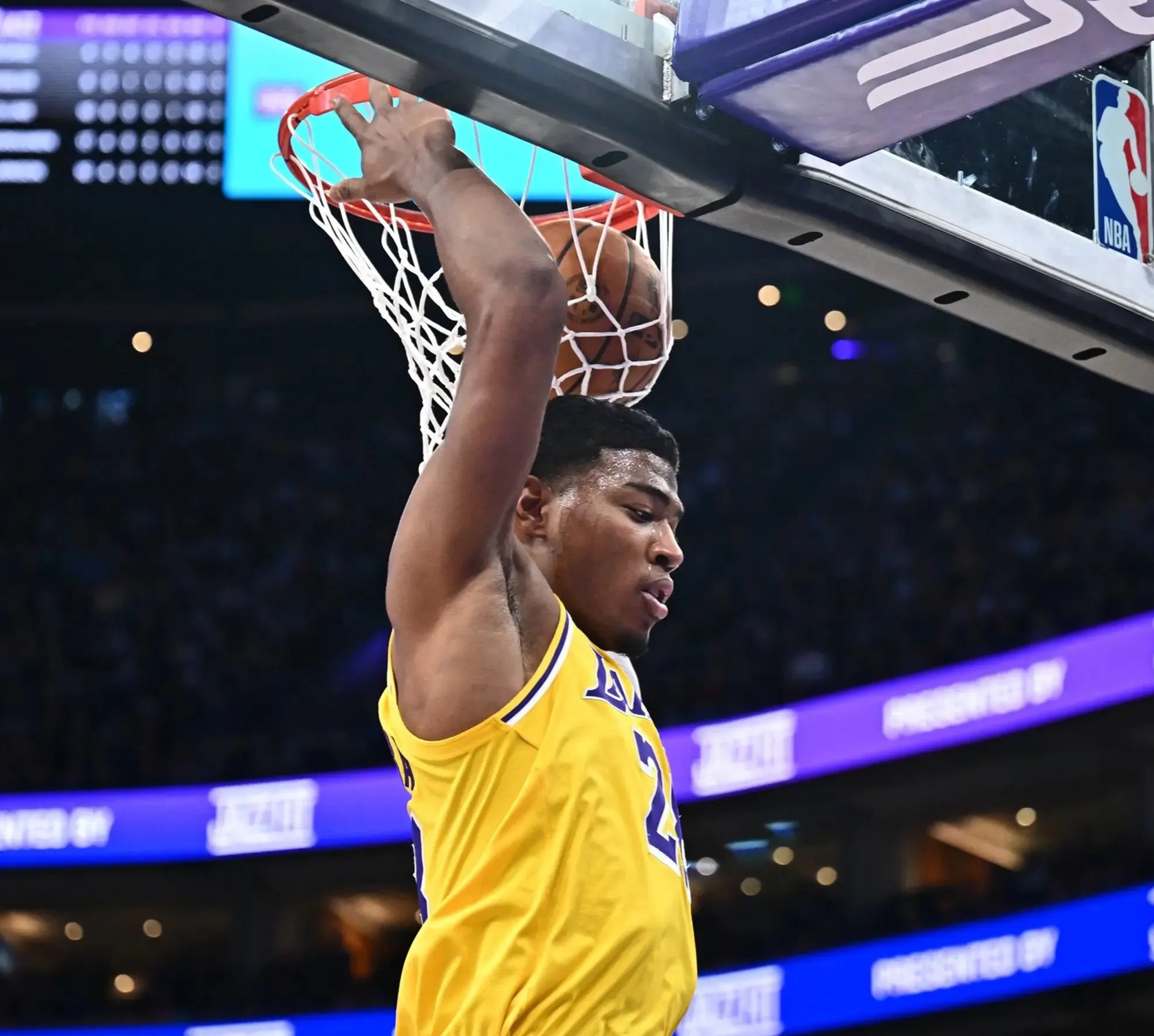 湖人主场轻取森林狼，豪取七连胜