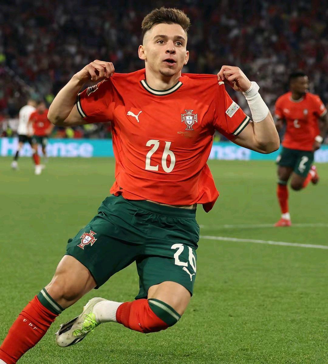 波兰队在比赛中胜出,成功晋级欧国联半决赛 波兰队在比赛中胜出,成功晋级欧国联半决赛