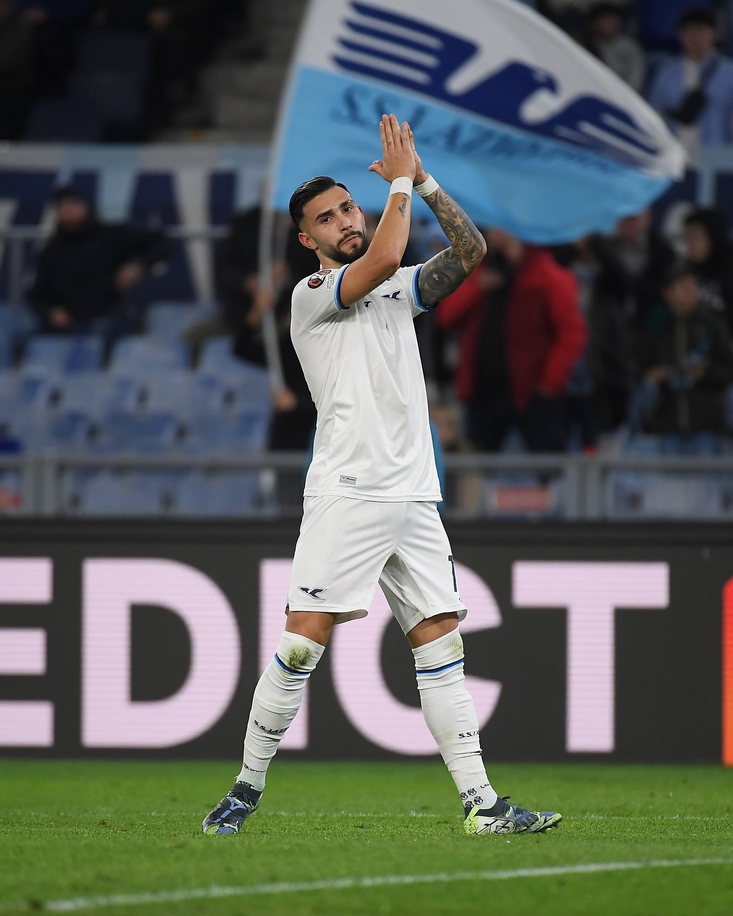 波兰队在比赛中胜出,成功晋级欧国联半决赛 波兰队在比赛中胜出,成功晋级欧国联半决赛