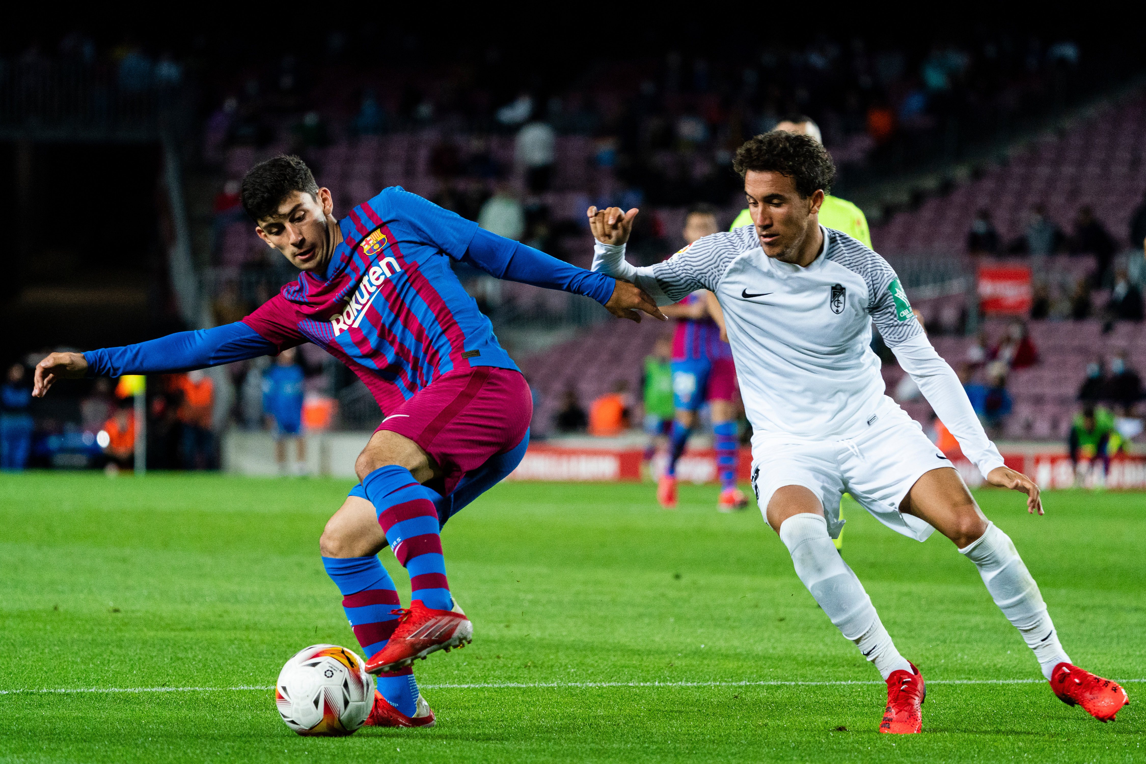 西甲战火重燃:皇家社会对阵格拉纳达 西甲战火重燃:皇家社会对阵格拉纳达