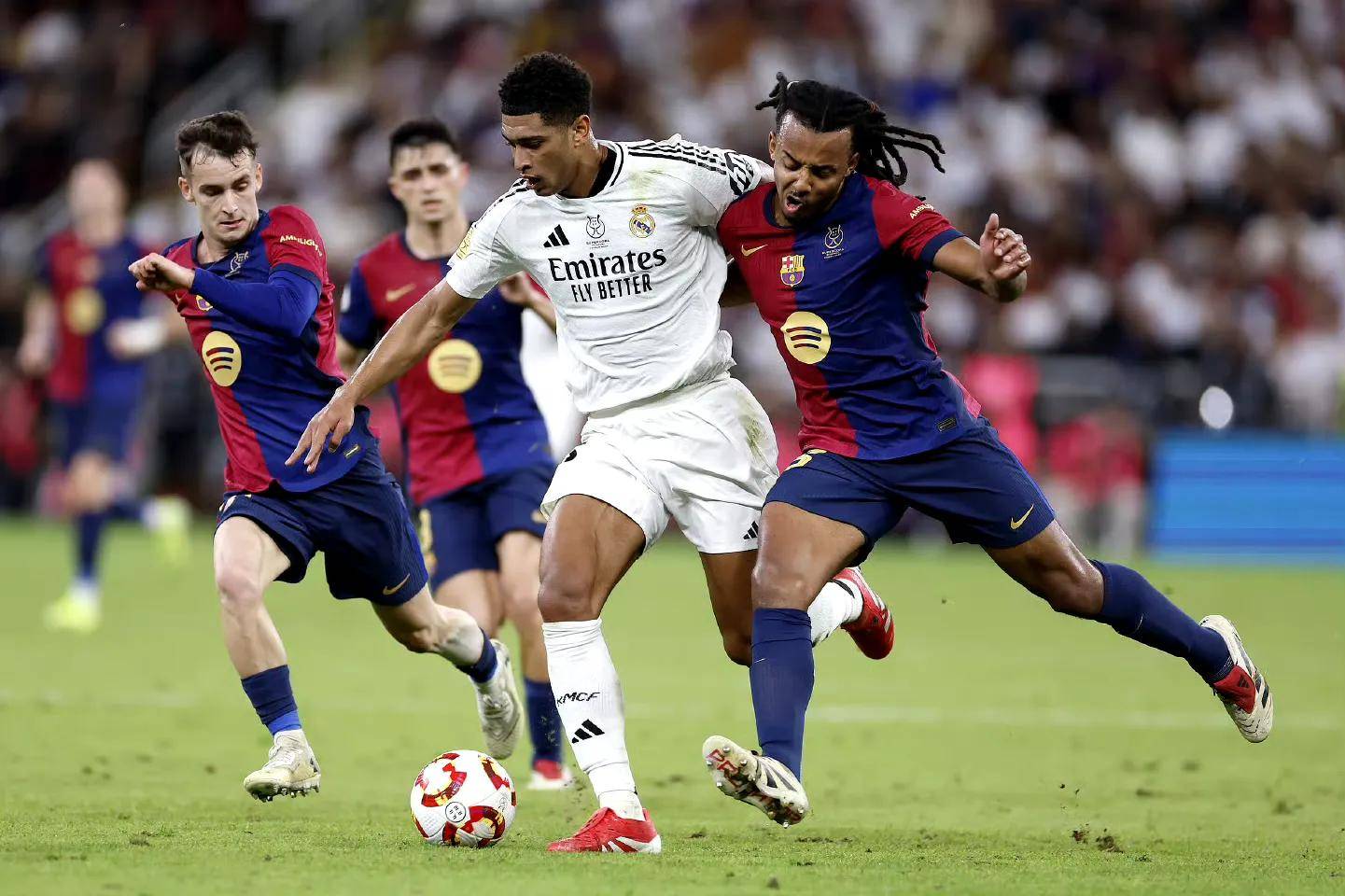 皇马巴萨德比战再度上演,内马尔独中两元 皇马巴萨德比战再度上演,内马尔独中两元