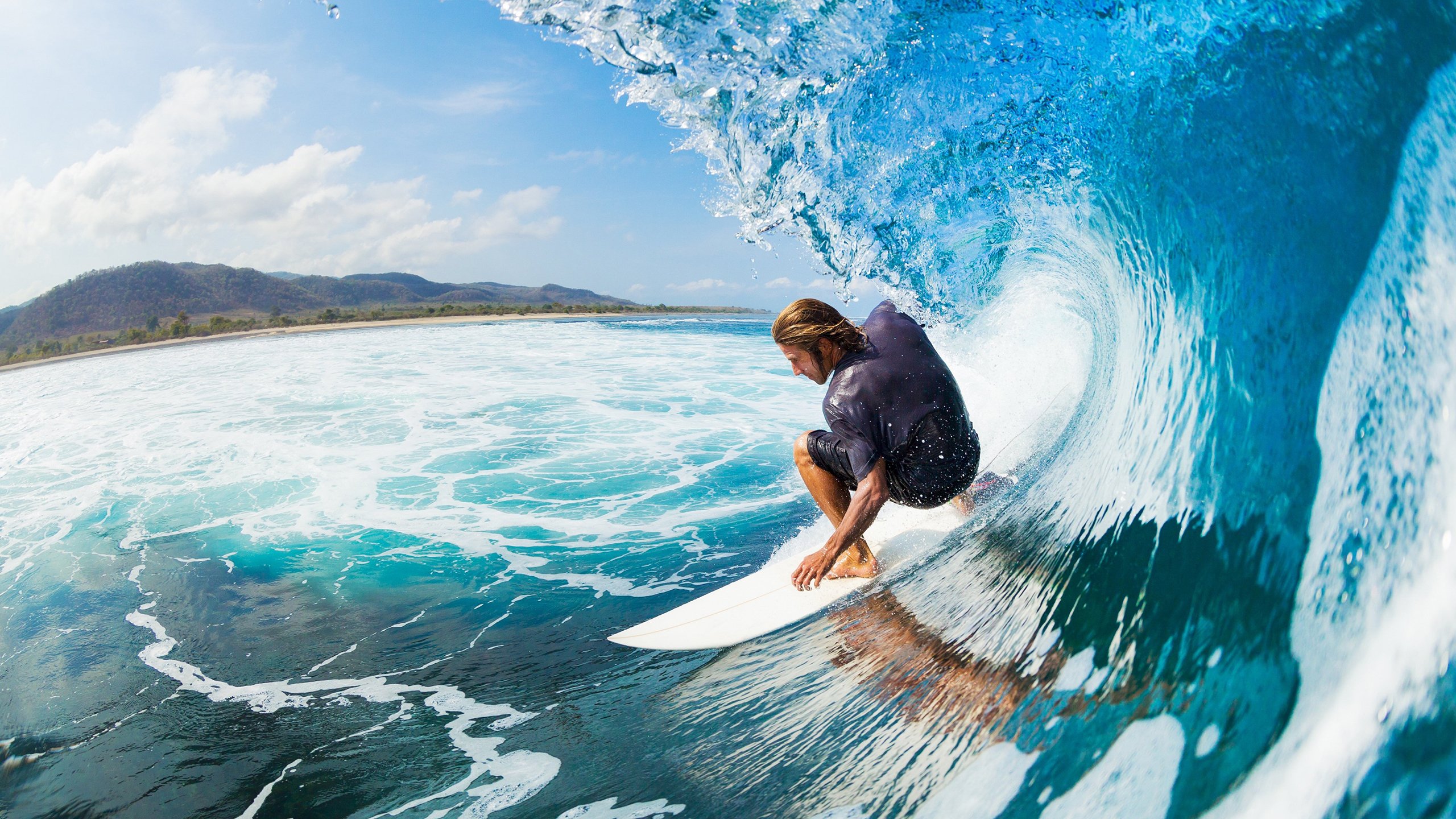 当活塞引擎在F1赛道上轰鸣，霍勒迪如何用篮球智慧横扫快船式弯道