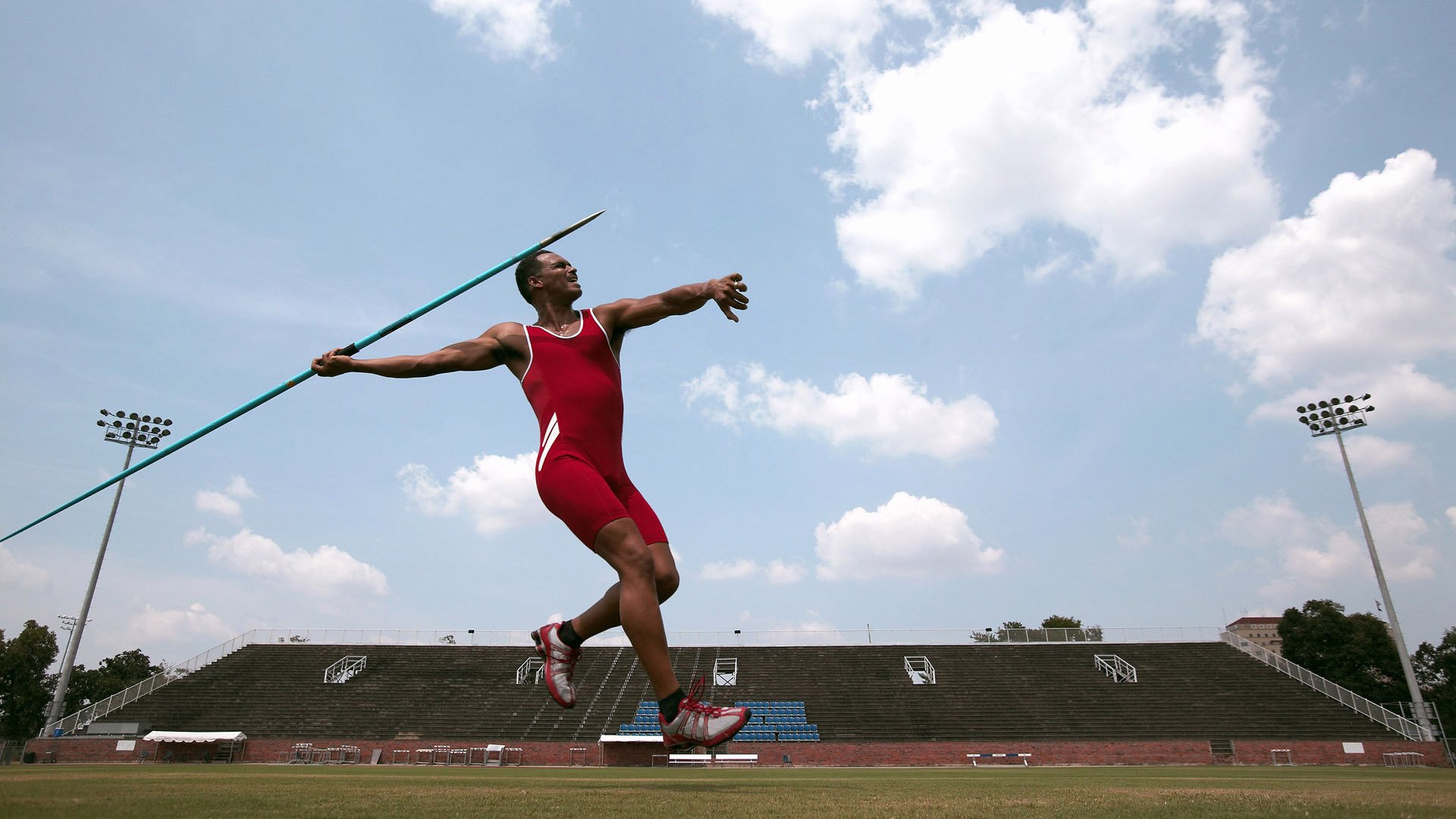 草地魂与硬地心，西西帕斯的孤胆重铸全队荣光